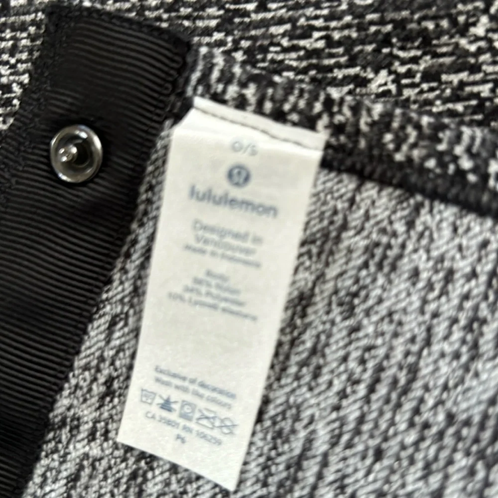 Lululemon scarf - Picture 1 of 3
